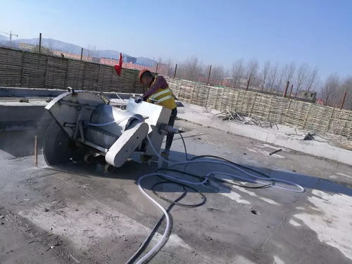 自貢市混凝土切割專業(yè)公司 液壓繩鋸機(jī)的應(yīng)用與優(yōu)勢